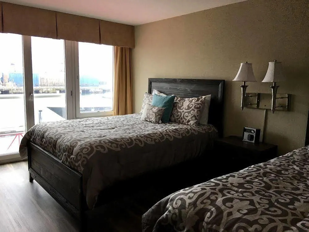 ****  The Lonsdale Quay Hotel North Vancouver Canadá